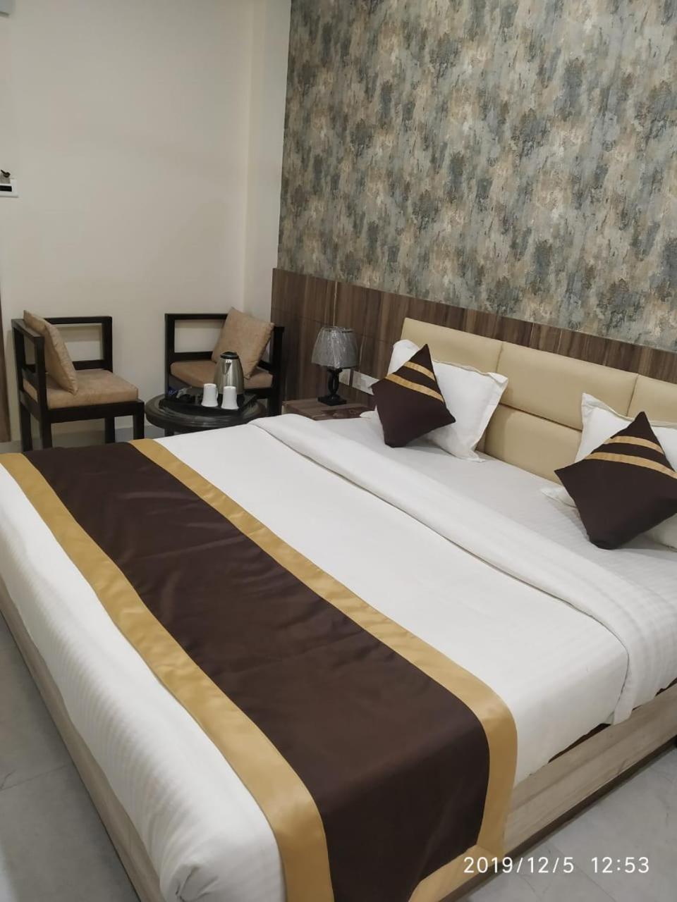 Shri Sai Hotel Azamgarh Exterior photo